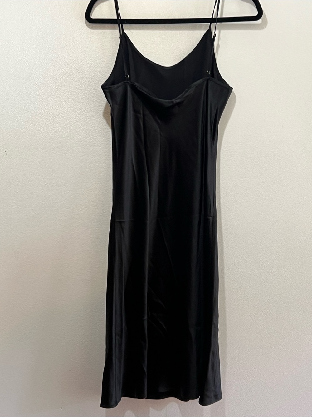 Elegant Black 100% Mulberry Silk Midi Slip Dress with Spaghetti Straps - Picture 2 of 6